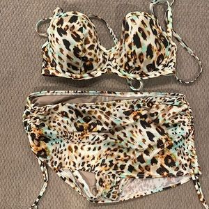 Victoria’s Secret leopard print bathing suit set